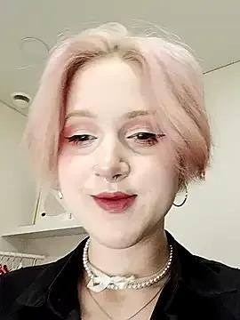 luna_son from StripChat is Freechat