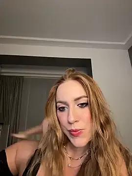 LunaAlya from StripChat is Freechat