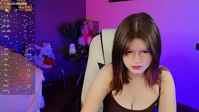 Lunamytrend from StripChat is Freechat