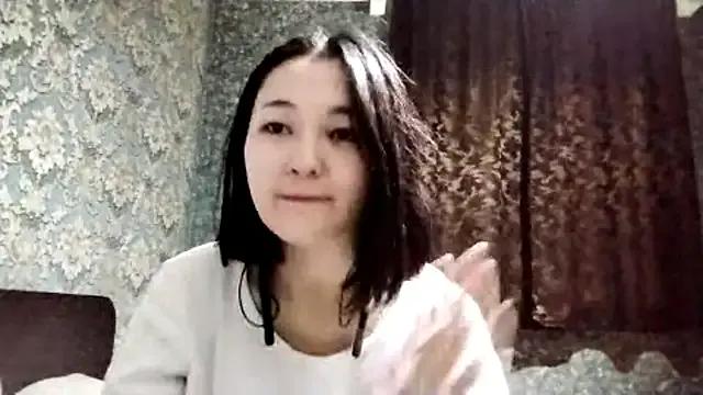 Lyndasilk from StripChat is Freechat