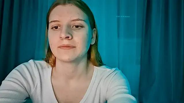 LynteriLain from StripChat is Freechat