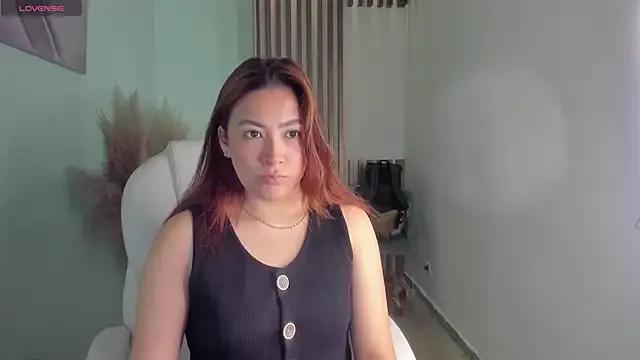 MacarenaRosse from StripChat