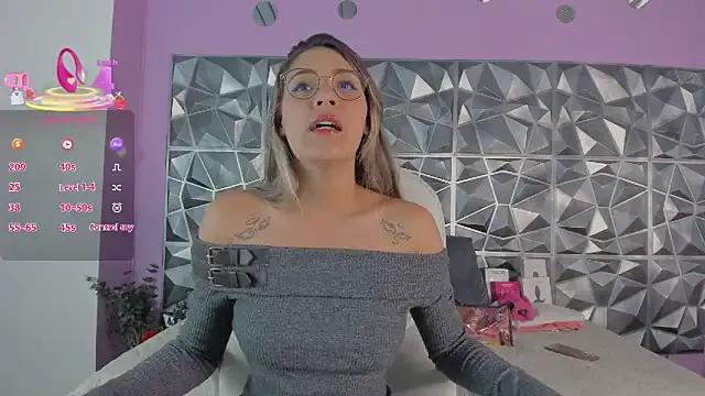 maddie_rosse_ from StripChat is Freechat