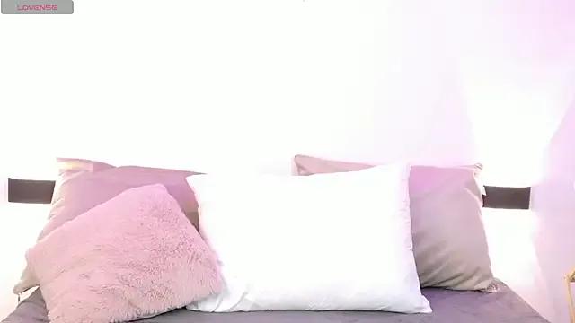 MaddieBlair from StripChat is Freechat