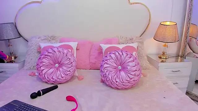 MadissonBonny_ from StripChat is Freechat