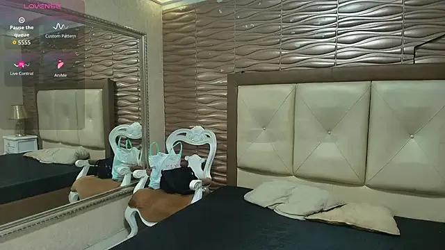 Madyscarlett from StripChat is Freechat