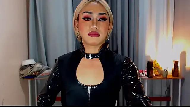 MajestyZephyr from StripChat is Freechat