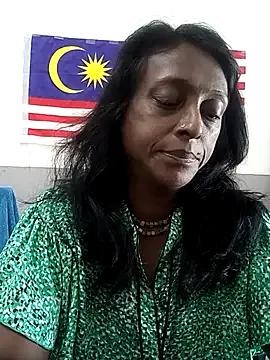 Mamakarma1403 from StripChat