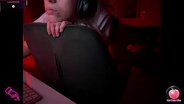 Mannarie_Madsinn from StripChat