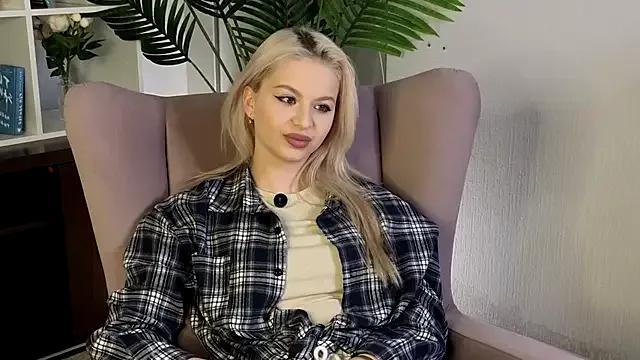 MarianaVojtko from StripChat is Freechat