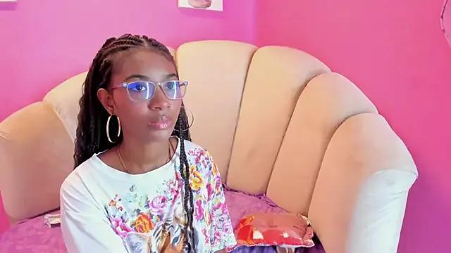 MarianRosse from StripChat is Freechat
