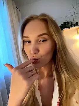 MariaTull from StripChat is Freechat