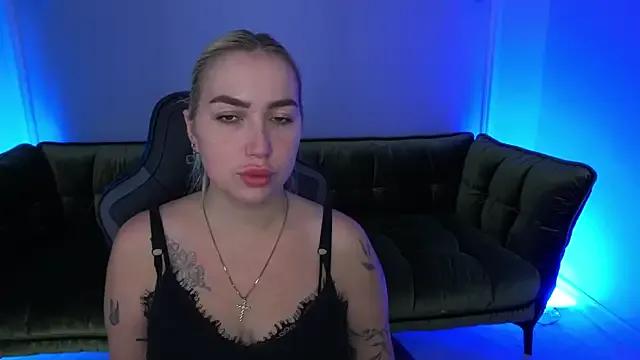 MariellaVi from StripChat is Freechat