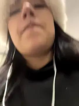 marii_mar from StripChat is Freechat