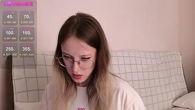 MaryBliss from StripChat is Freechat