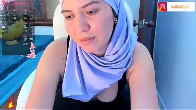 MatchedEyebrow from StripChat is Freechat