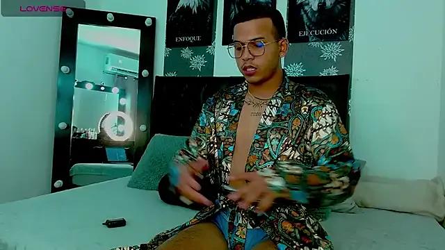 matthewlewis01 from StripChat is Freechat