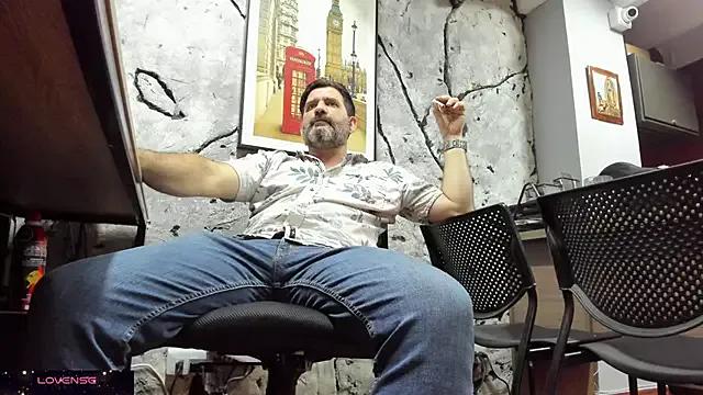 Maxi_thebig_daddy from StripChat is Freechat