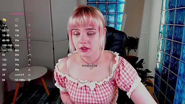 MayWins from StripChat is Freechat