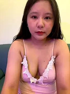 medusaqueen from StripChat is Freechat