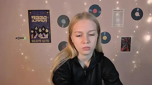 megan_cold from StripChat is Freechat