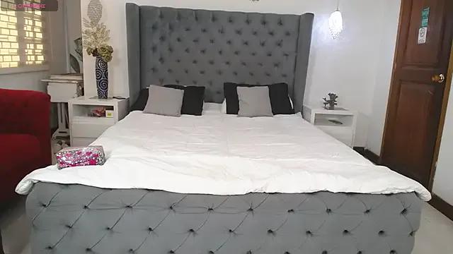 meilybarbie from StripChat is Freechat