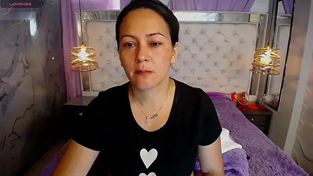 Melissa-roberts from StripChat is Freechat