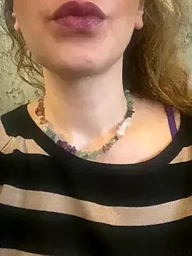 melisss2 from StripChat is Freechat