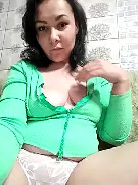 Mia24Blove from StripChat is Freechat
