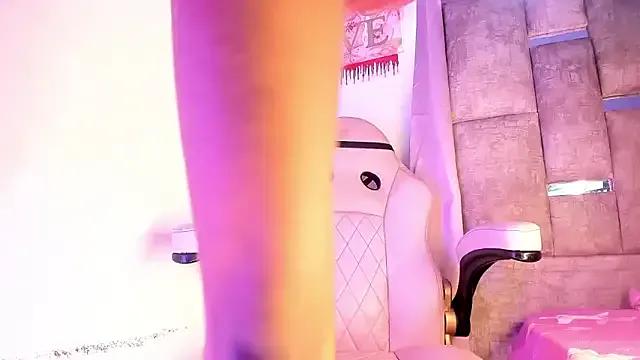 Mia_royal from StripChat is Freechat