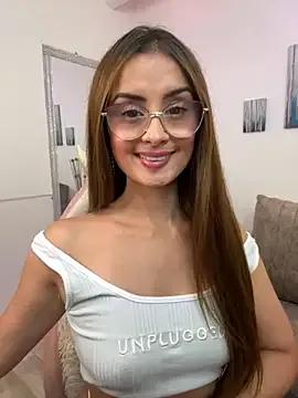 MiaaLoren from StripChat is Freechat