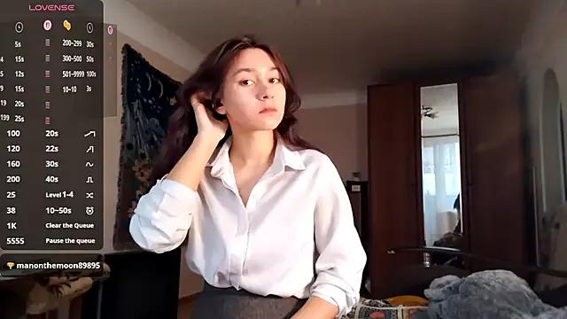 MiaLovelyOne from StripChat is Freechat