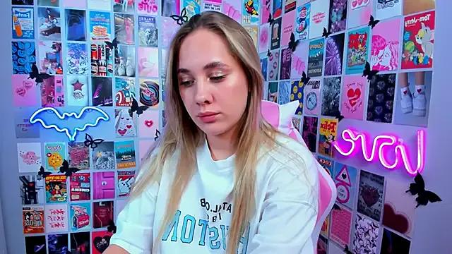 MiaMilas from StripChat