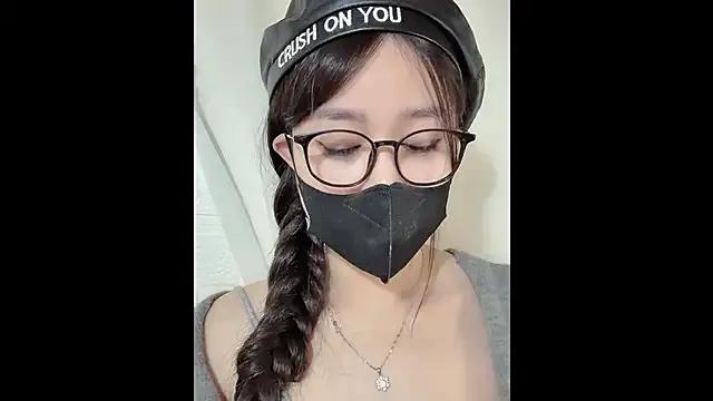 MiCandy-Lovee from StripChat is Freechat