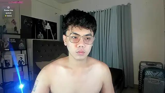 mightyhotcock from StripChat is Freechat