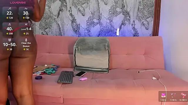 MiiaaCollinss from StripChat