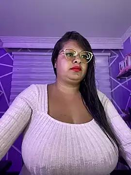 MiiaaJoness from StripChat