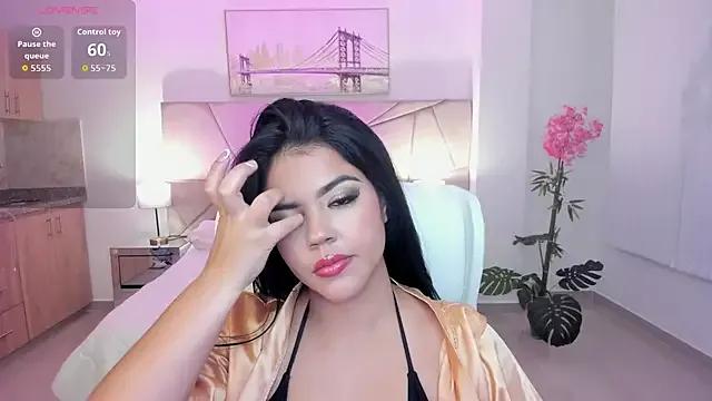 Mila_blaze from StripChat is Freechat