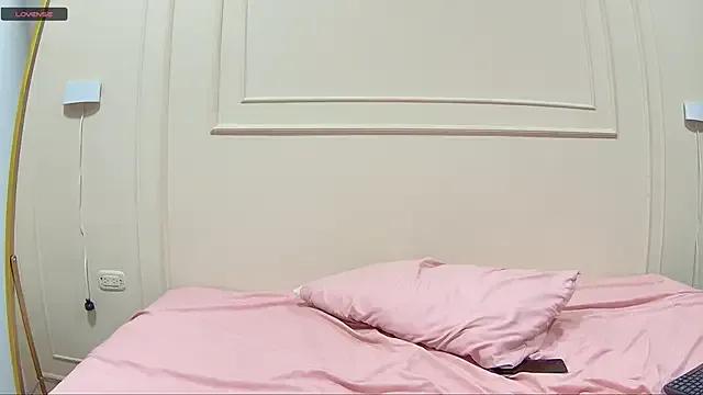 mila_phoenix from StripChat is Freechat