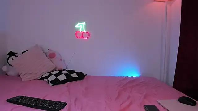 Mila_rougee from StripChat is Freechat