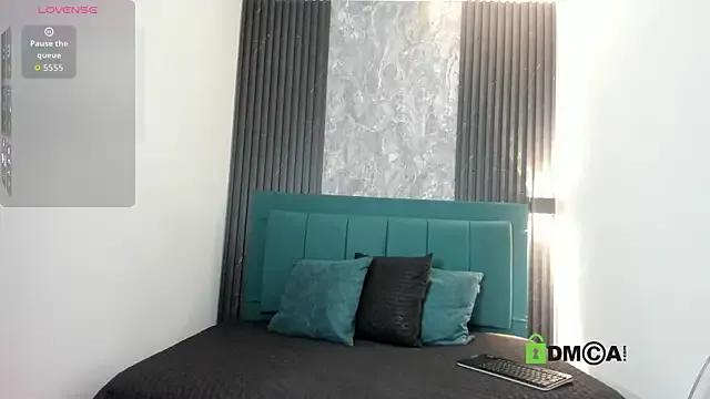 milf_lunablacke from StripChat is Freechat