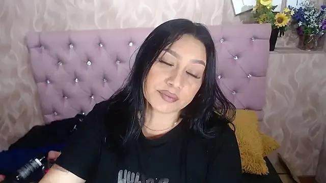 Milf_NaomiBraunx from StripChat is Freechat