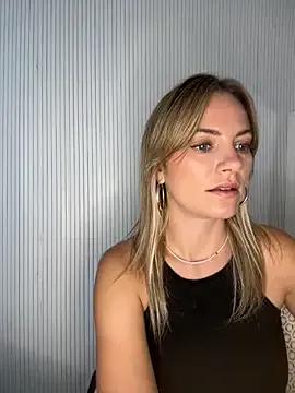 Milla__one from StripChat is Freechat