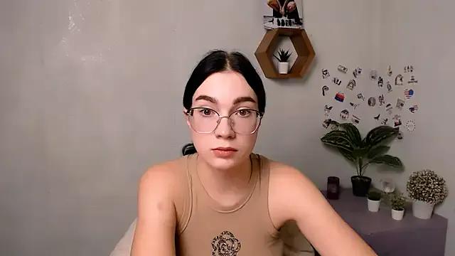 MiraBabe_ from StripChat is Freechat