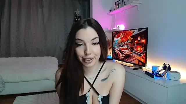 MiraDelynn from StripChat is Freechat