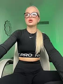 Miss_blondiee from StripChat