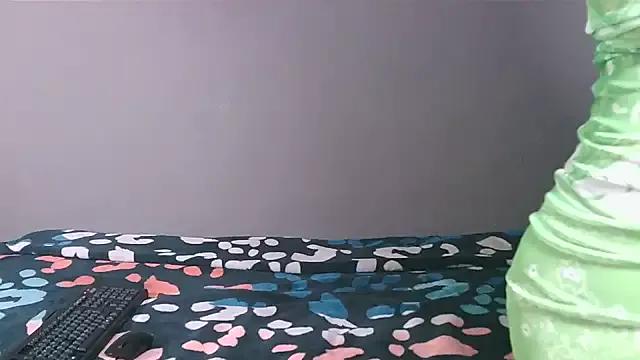 MissHornyChristian25 from StripChat is Freechat