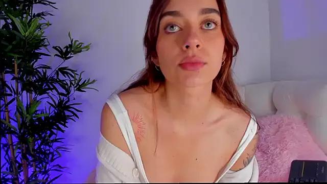 MissLana77 from StripChat is Freechat