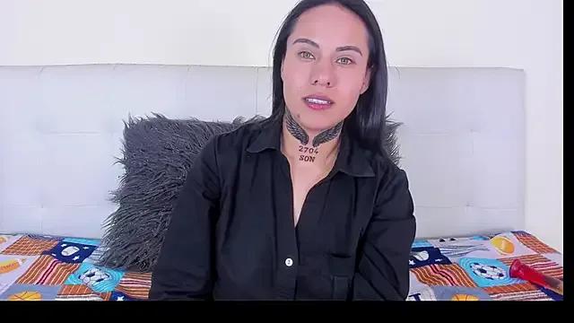 MissyJolie_ from StripChat is Freechat