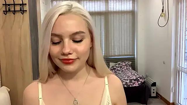 MistikMinx from StripChat is Freechat